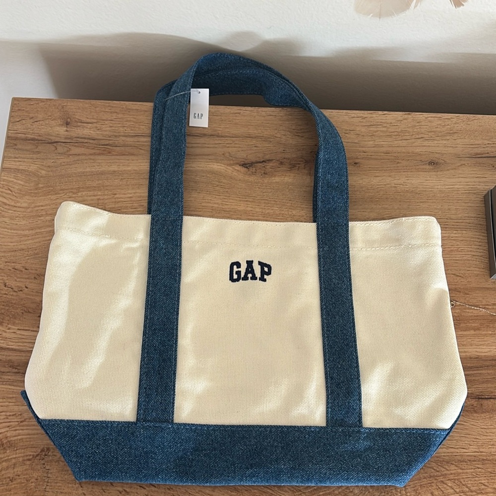 Never used tote bag Gap.